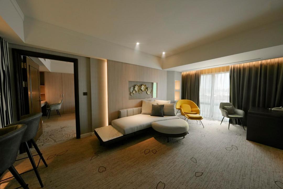 Evergreen Plaza Hotel - Tainan Eksteriør bilde A suite at the hotel