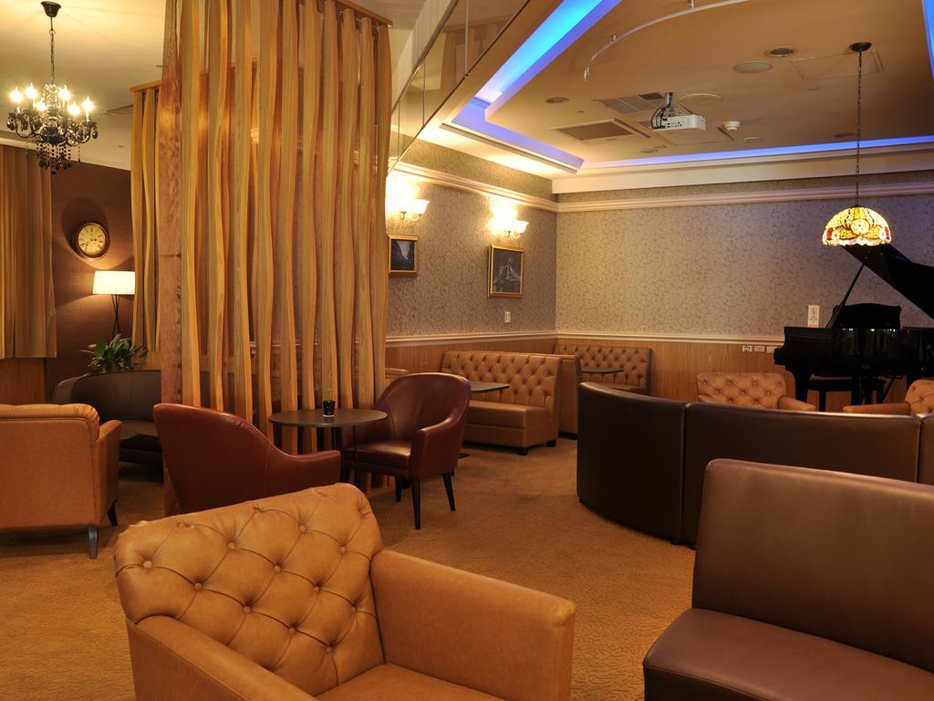 Evergreen Plaza Hotel - Tainan Eksteriør bilde The lounge at the airport