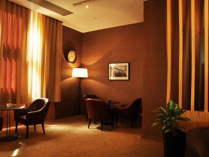 Evergreen Plaza Hotel - Tainan Eksteriør bilde The lounge at the airport