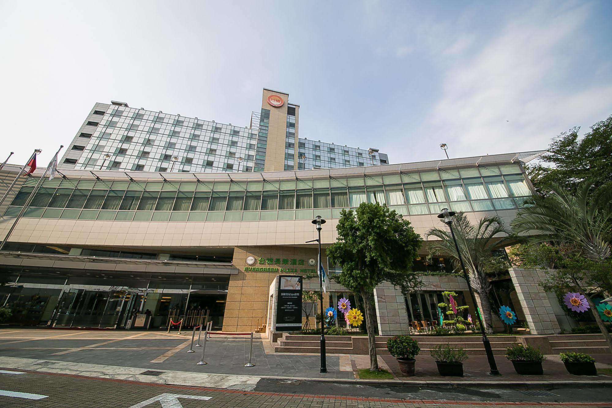 Evergreen Plaza Hotel - Tainan Eksteriør bilde The hotel in 2012
